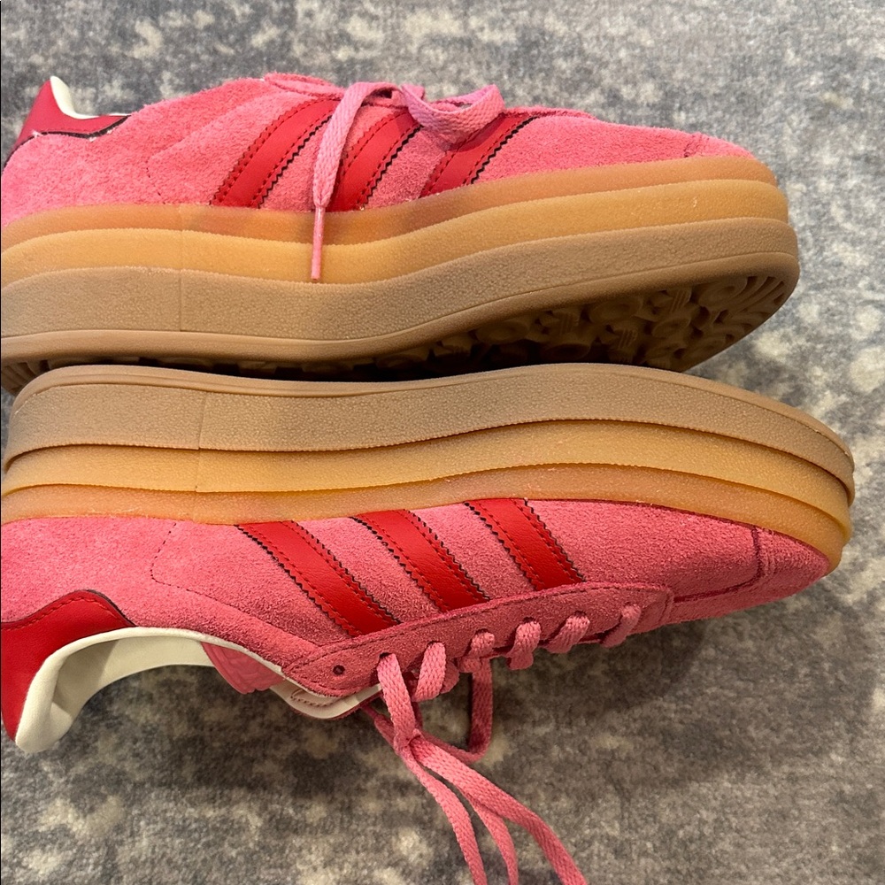 adidas kids Pink gazelle Suede Sneakers with Red Stripes and Gum Sole size 4 - Picture 8 of 10